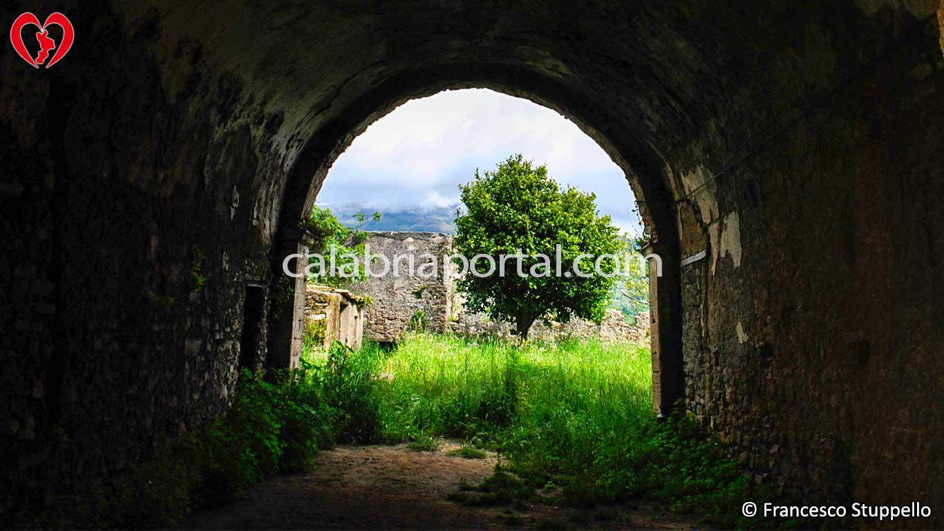 Castello di Savuto (CS) Castello di Savuto (CS)