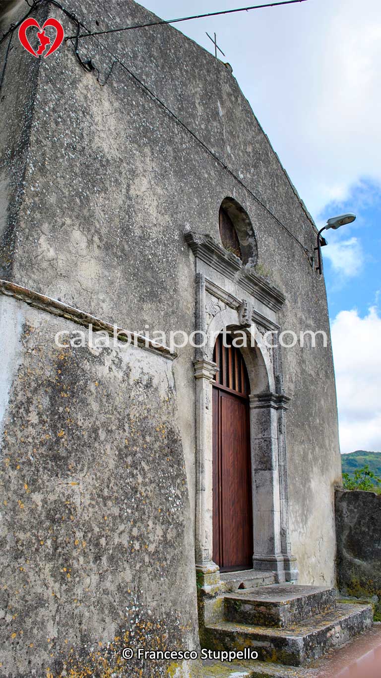 Chiesa della Madonna della Mazzarella a Savuto (CS) Chiesa della Madonna della Mazzarella a Savuto (CS)