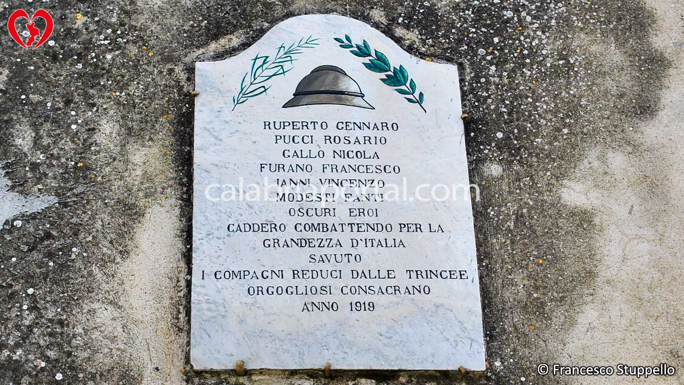Monumento ai Caduti per la Patria di Savuto (CS) Monumento ai Caduti per la Patria di Savuto (CS)