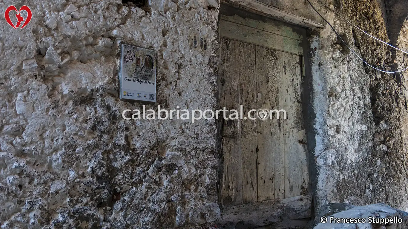Scorcio del Casa del Brigante Necco nel Centro Storico di Scalea (CS)