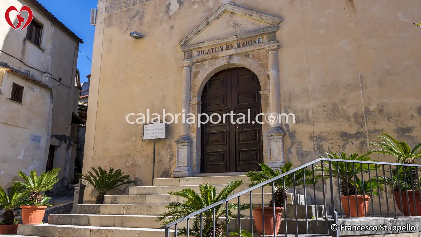 Portale della Chiesa di Santa Maria d'Episcopio a Scalea (CS)