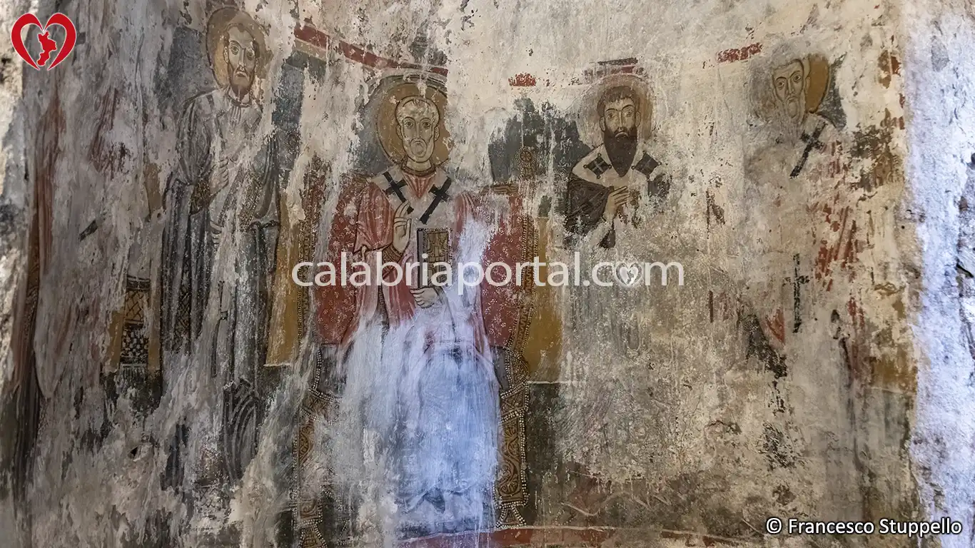 Affresco dell'Abside della Chiesa dello Spedale a Scalea (CS) Affresco dell'Abside della Chiesa dello Spedale a Scalea (CS)