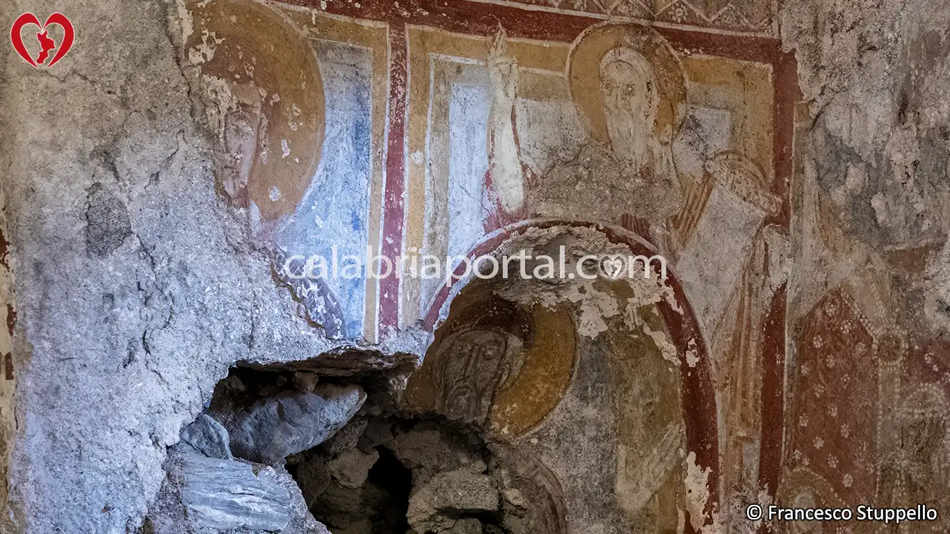Affresco di San Fantino e San Lorenzo della Chiesa dello Spedale a Scalea (CS) Affresco di San Fantino e San Lorenzo della Chiesa dello Spedale a Scalea (CS)