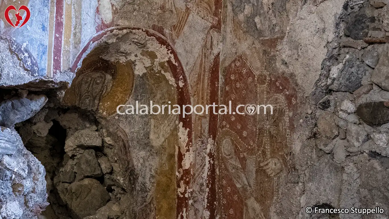Affresco di San Fantino della Chiesa dello Spedale a Scalea (CS) Affresco di San Fantino della Chiesa dello Spedale a Scalea (CS)