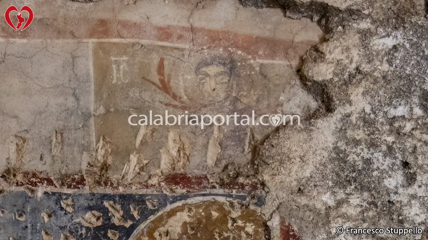 Affresco di Cristo con Occhi Bovini della Chiesa dello Spedale a Scalea (CS) Affresco di Cristo con Occhi Bovini della Chiesa dello Spedale a Scalea (CS)