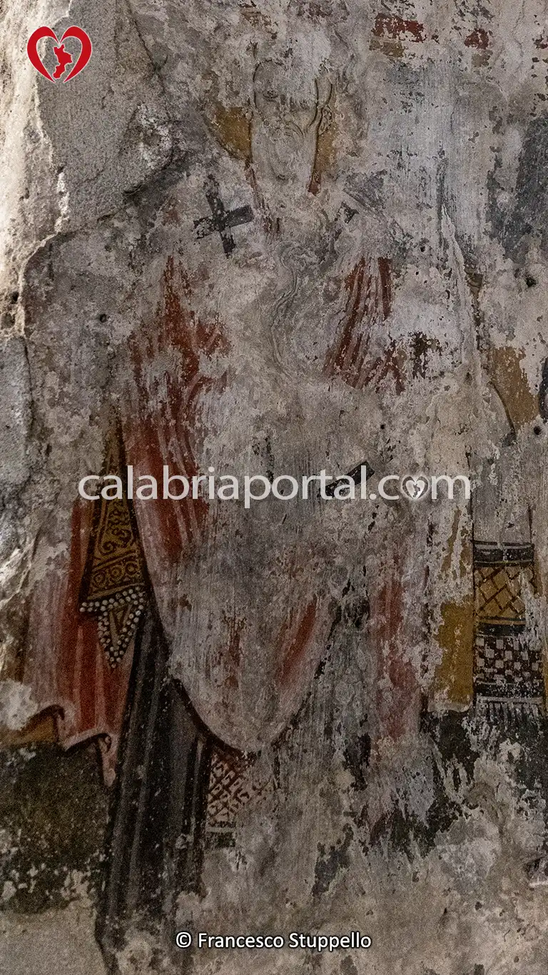 Affresco di Santo nell'Abside della Chiesa dello Spedale a Scalea (CS) Affresco di Santo nell'Abside della Chiesa dello Spedale a Scalea (CS)