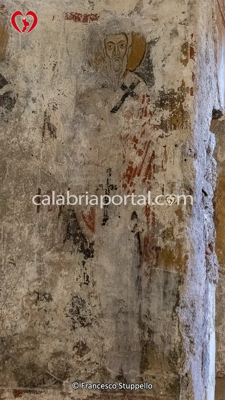 Affresco di Santo nell'Abside della Chiesa dello Spedale a Scalea (CS) Affresco di Santo nell'Abside della Chiesa dello Spedale a Scalea (CS)
