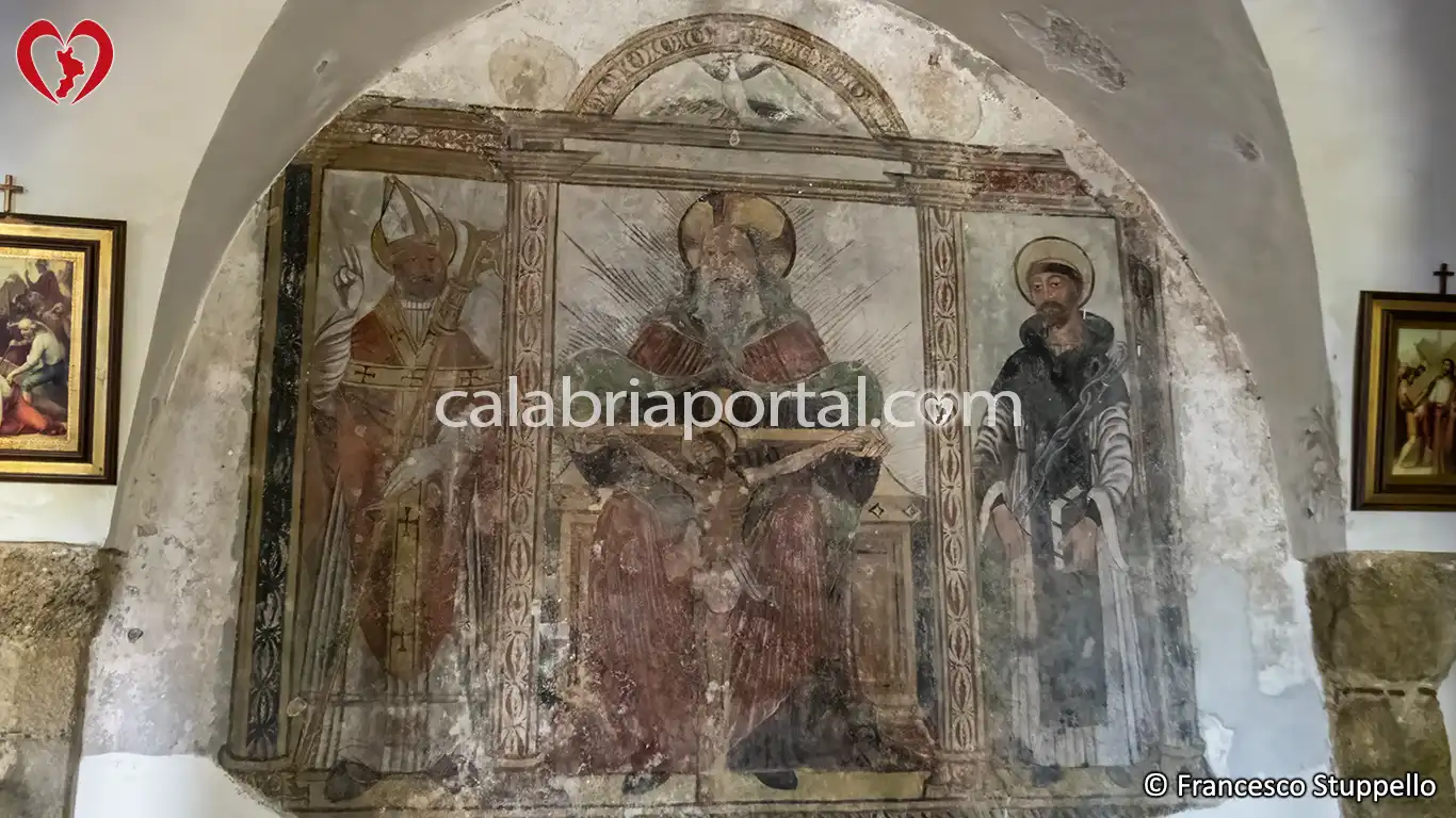 Affresco della Cripta della Chiesa di San Nicola di Platea a Scalea (CS) Affresco della Cripta della Chiesa di San Nicola di Platea a Scalea (CS)