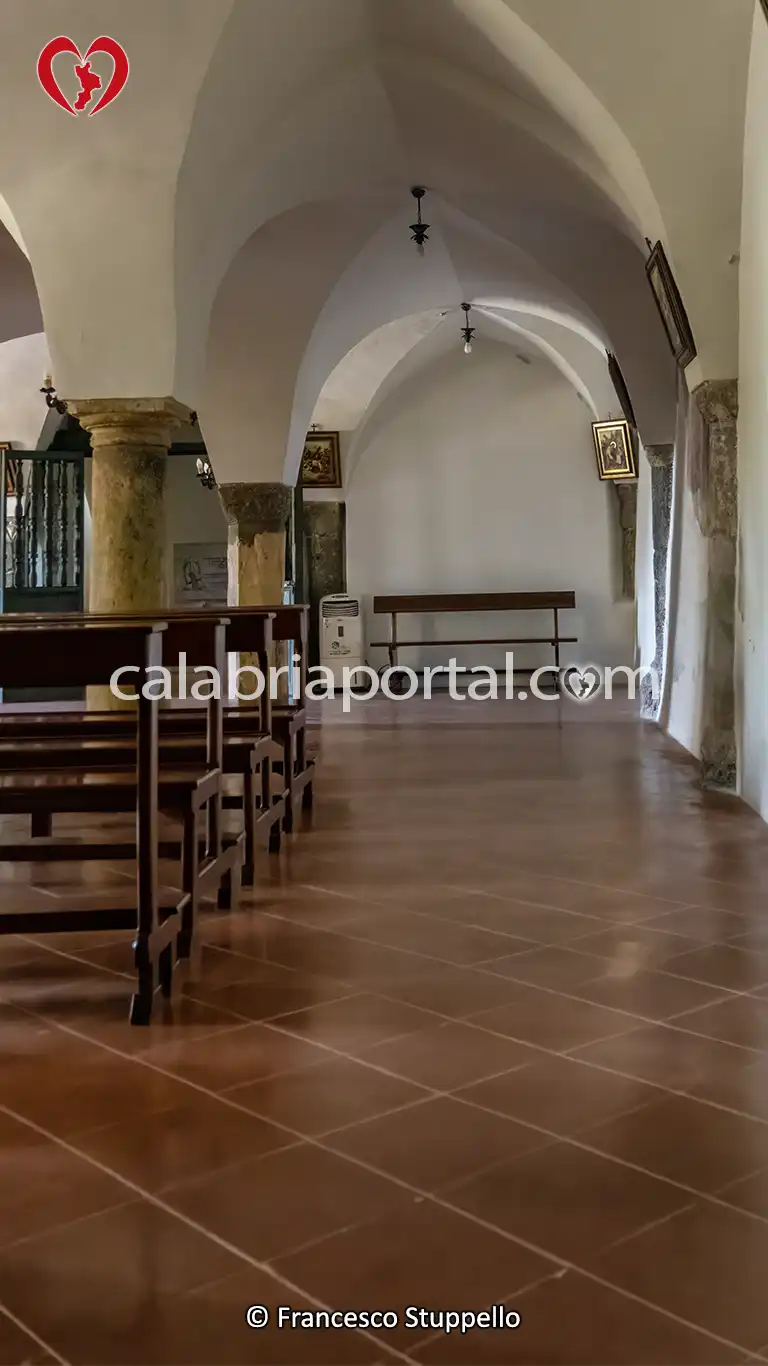 Navata Sinistra della Cripta della Chiesa di San Nicola di Platea a Scalea (CS)