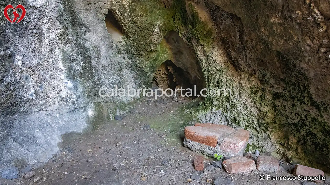 Interno della Grotta di Torre Talao a Scalea (CS)