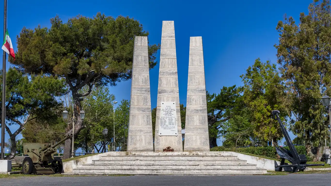 Monumento ai Caduti di Scalea (CS) Monumento ai Caduti di Scalea (CS)