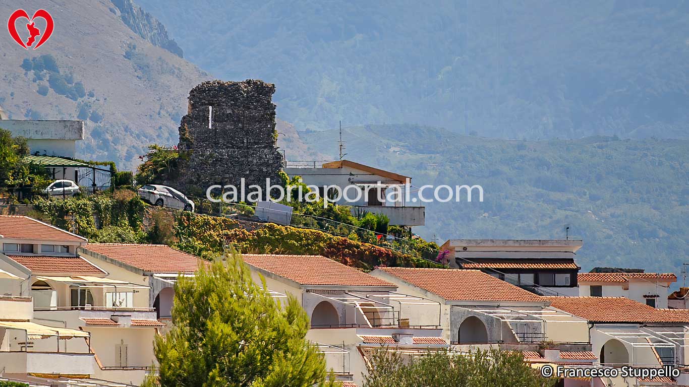 Torre di Giuda a Scalea (CS) Torre di Giuda a Scalea (CS)