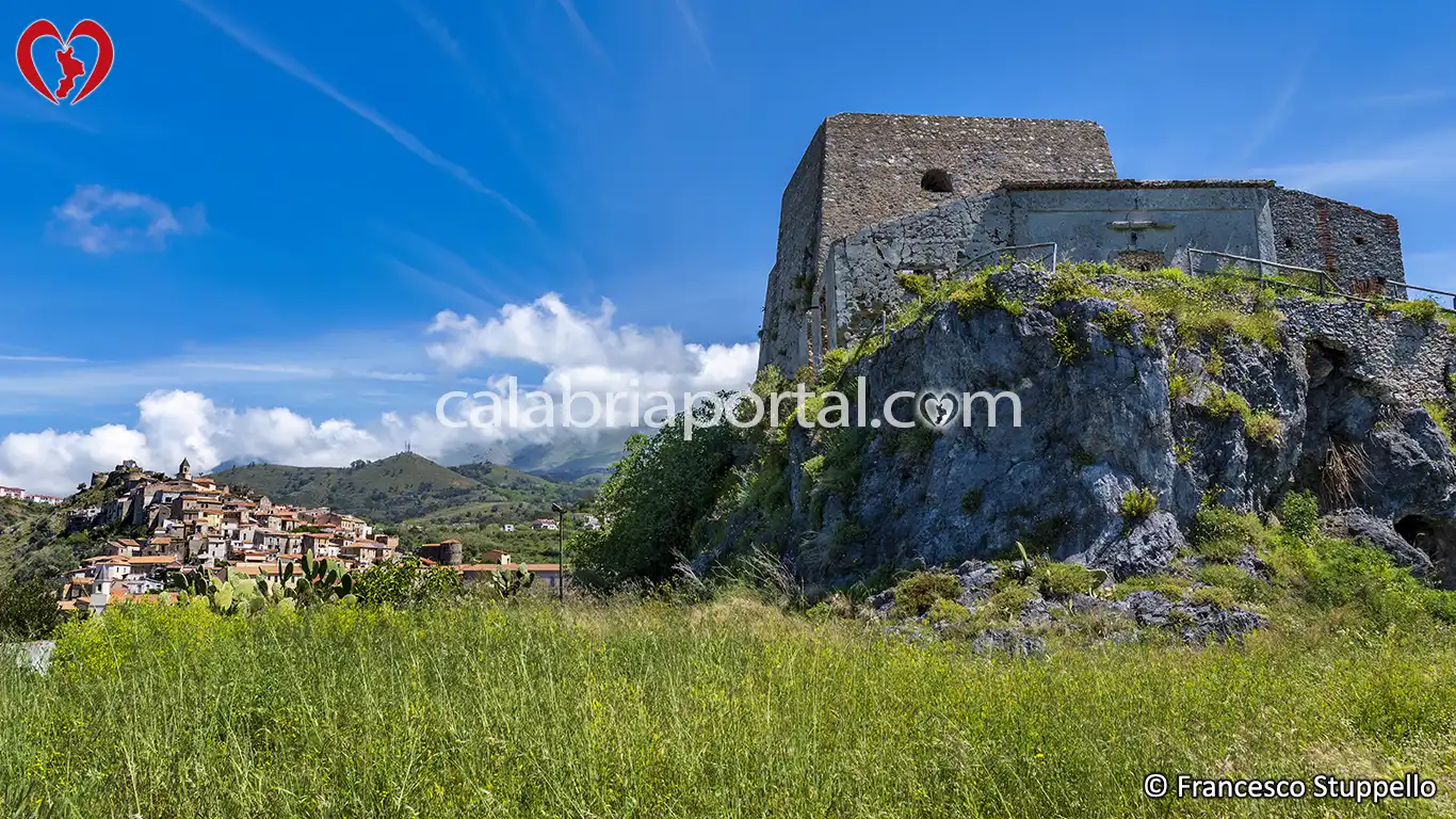 Scorcio di Scalea e Torre Talao Scorcio di Scalea e Torre Talao