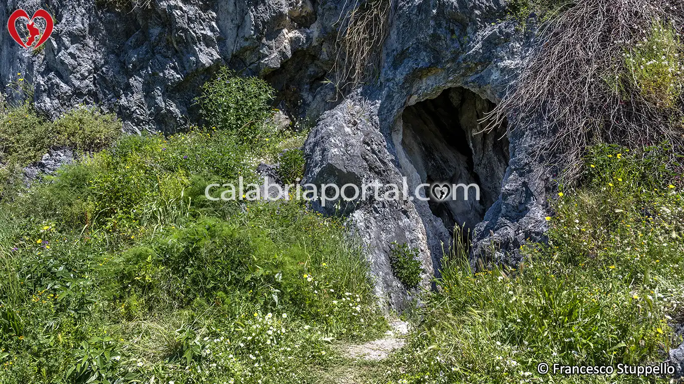 Scorcio della Grotta di Talao a Scalea (CS)
