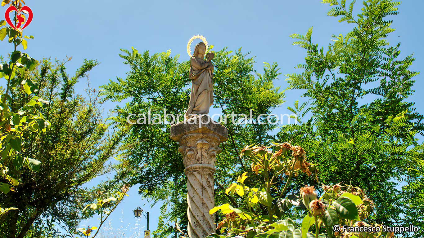 Monumento a Santa Maria a Scalzati (CS)