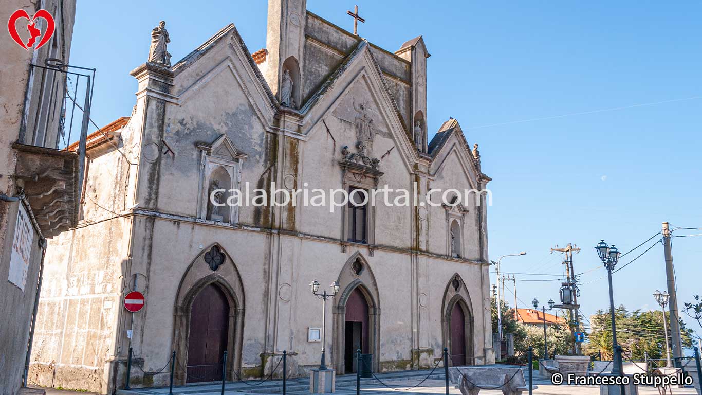 Chiesa di Santa Maria della Stella a Scarcelli (CS) Chiesa di Santa Maria della Stella a Scarcelli (CS)