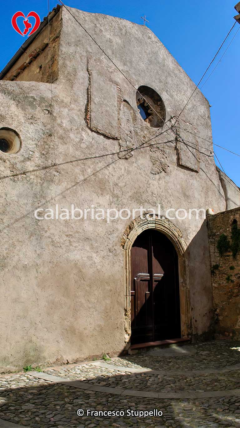 Chiesa di San Nicola di Bari a Terranova da Sibari (CS) Chiesa di San Nicola di Bari a Terranova da Sibari (CS)