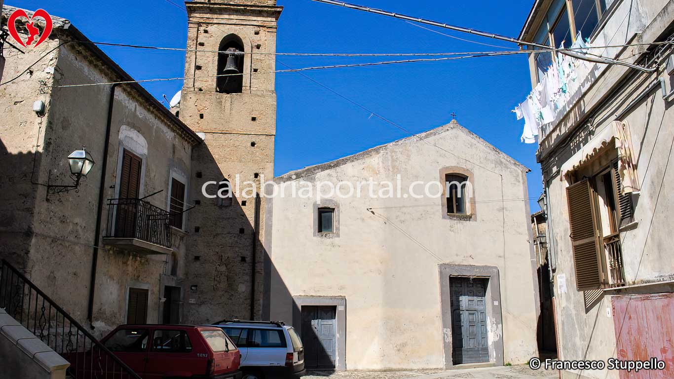 Chiesa di San Pietro a Terranova da Sibari (CS) Chiesa di San Pietro a Terranova da Sibari (CS)