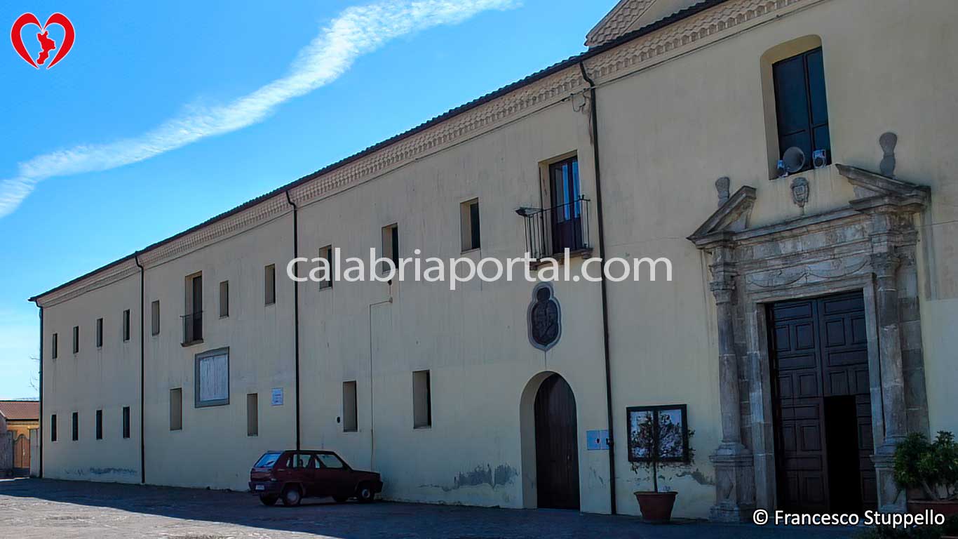 Chiesa di Sant'Antonio da Padova a Terranova da Sibari (CS) Chiesa di Sant'Antonio da Padova a Terranova da Sibari (CS)