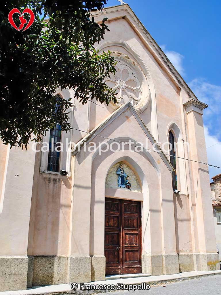 Chiesa di Santa di Santa Marina a Terrati (CS) Chiesa di Santa di Santa Marina a Terrati (CS)