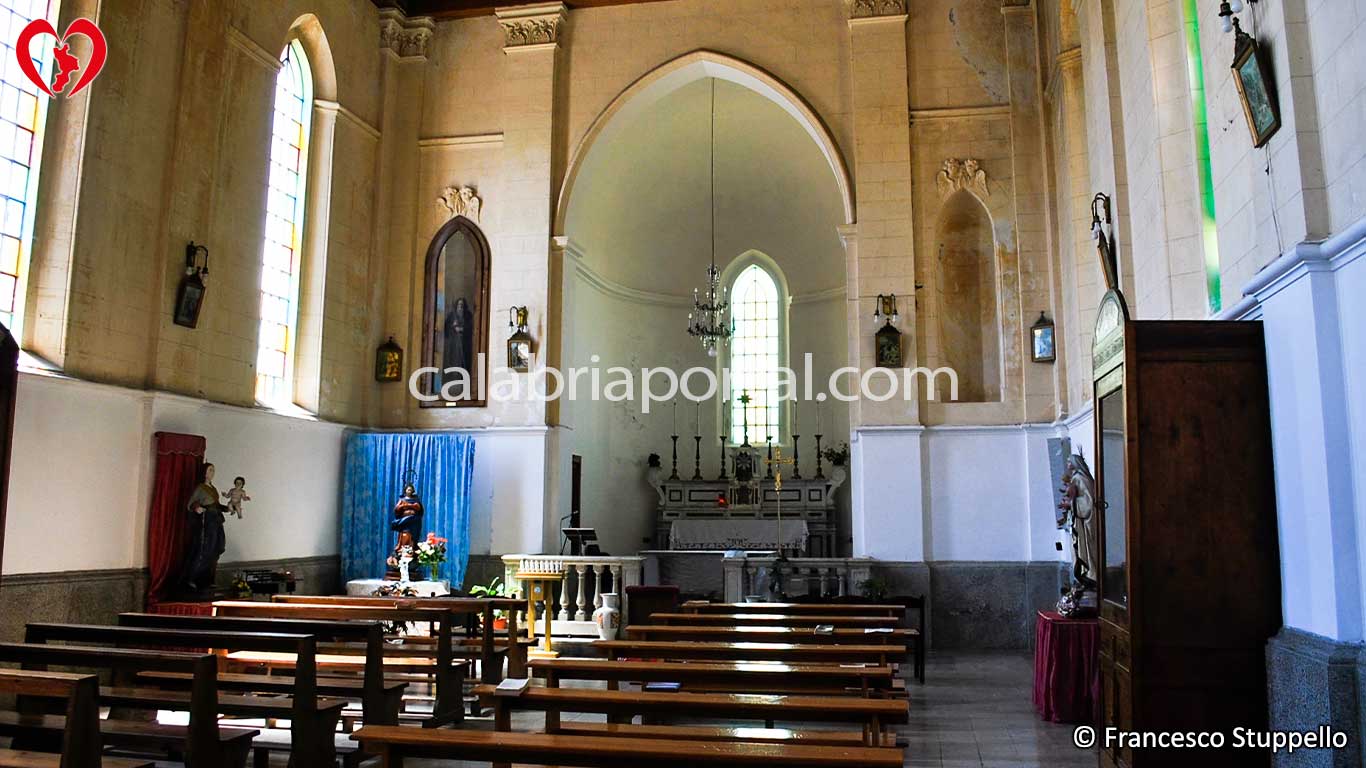 Chiesa di Santa Marina Vergine a Terrati (CS) Chiesa di Santa Marina Vergine a Terrati (CS)