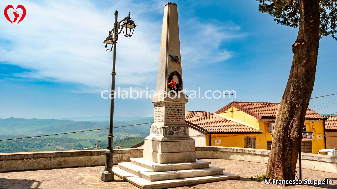 Monumento ai Caduti per la Patria di Terravecchia (CS)