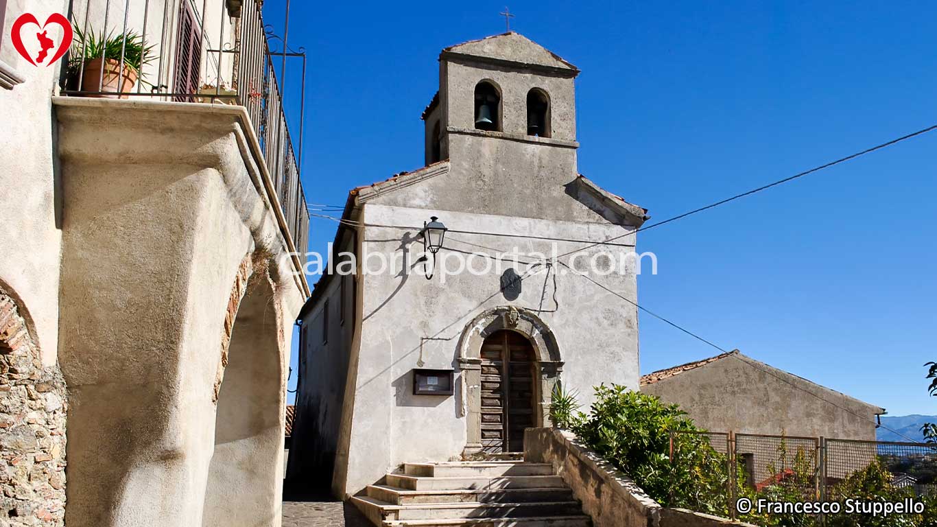 Chiesa di San Giovanni a Torano Castello (CS) Chiesa di San Giovanni a Torano Castello (CS)