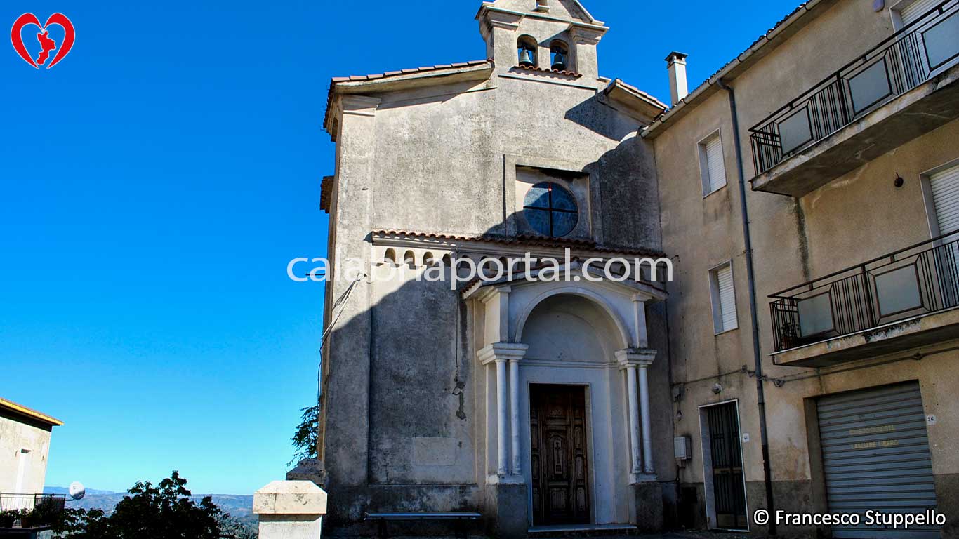 Chiesa di San Pietro a Torano Castello (CS) Chiesa di San Pietro a Torano Castello (CS)