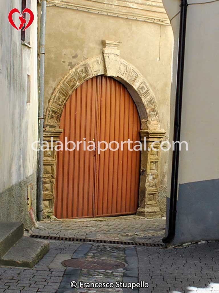 Portale Litico di Torano Castello (CS) Portale Litico di Torano Castello (CS)