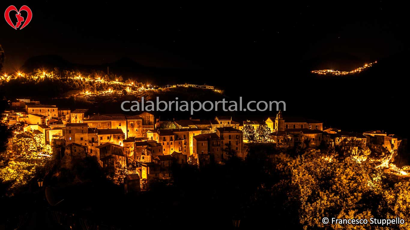 Scorcio Notturno di Tortora (CS) Scorcio Notturno di Tortora (CS)