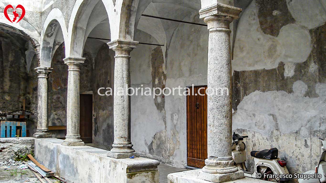 Chiesa della SS. Annunziata a Tortora (CS) Chiesa della SS. Annunziata a Tortora (CS)