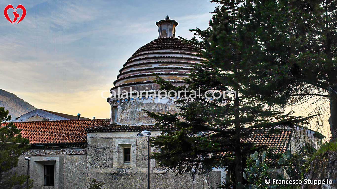 Chiesa della SS. Annunziata a Tortora (CS) Chiesa della SS. Annunziata a Tortora (CS)