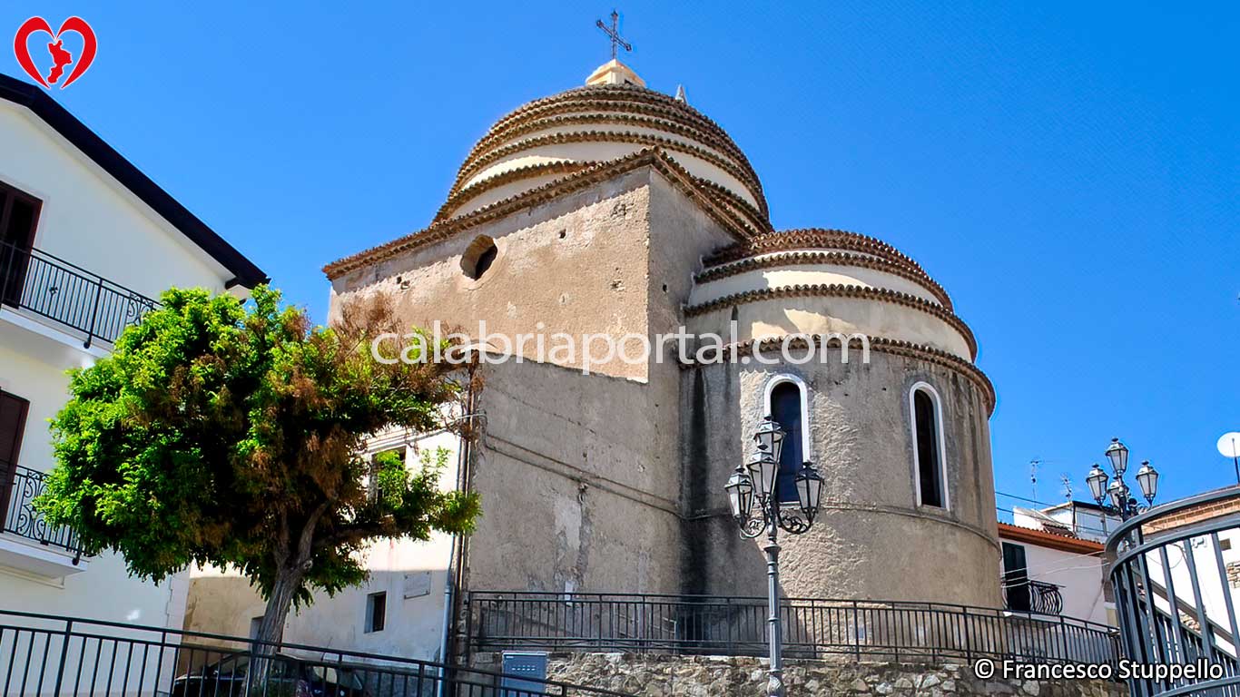 Cupola della Chiesa di San Nicola di Mira a Trebisacce (CS) Cupola della Chiesa di San Nicola di Mira a Trebisacce (CS)