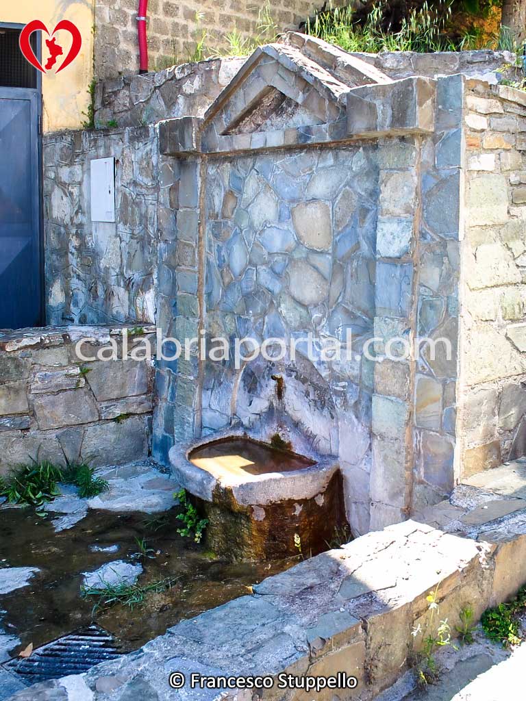 Fontana a Trebisacce (CS) Fontana a Trebisacce (CS)