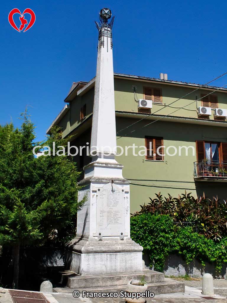Monumento ai Caduti per la Patria di Trebisacce (CS) Monumento ai Caduti per la Patria di Trebisacce (CS)