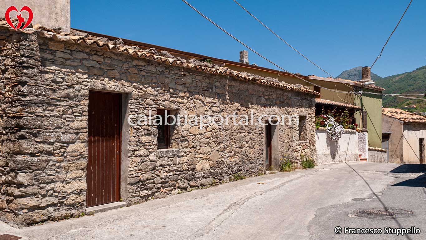 Scorcio del Borgo di Vadi di Belmonte Calabro (CS)