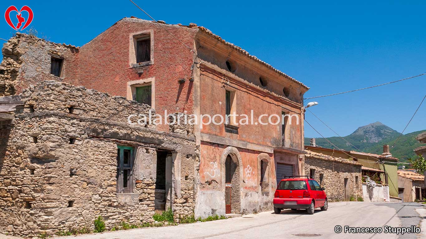 Scorcio del Borgo di Vadi di Belmonte Calabro (CS)