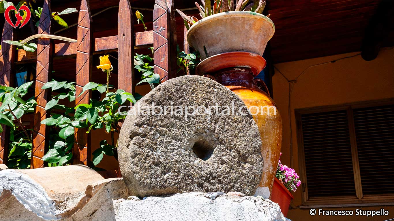 Scorcio del Borgo di Vadi di Belmonte Calabro (CS)