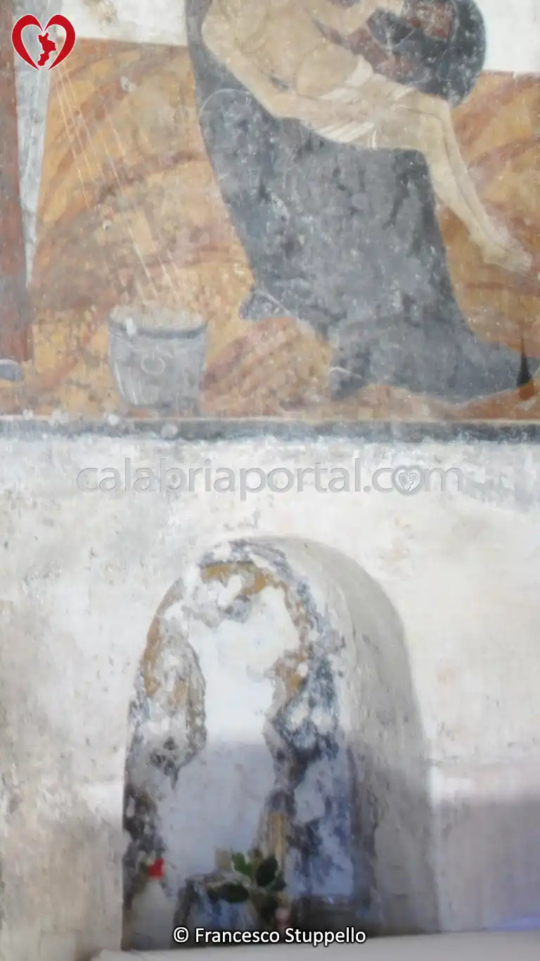 Affresco del Santo Vescovo della Chiesa della Madonna della Neve a Verbicaro Affresco del Santo Vescovo della Chiesa della Madonna della Neve a Verbicaro