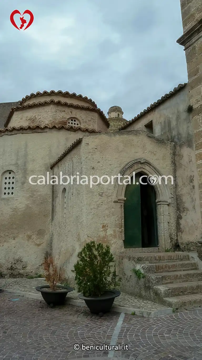 Facciata del Battistero Bizantino a Santa Severina (KR)