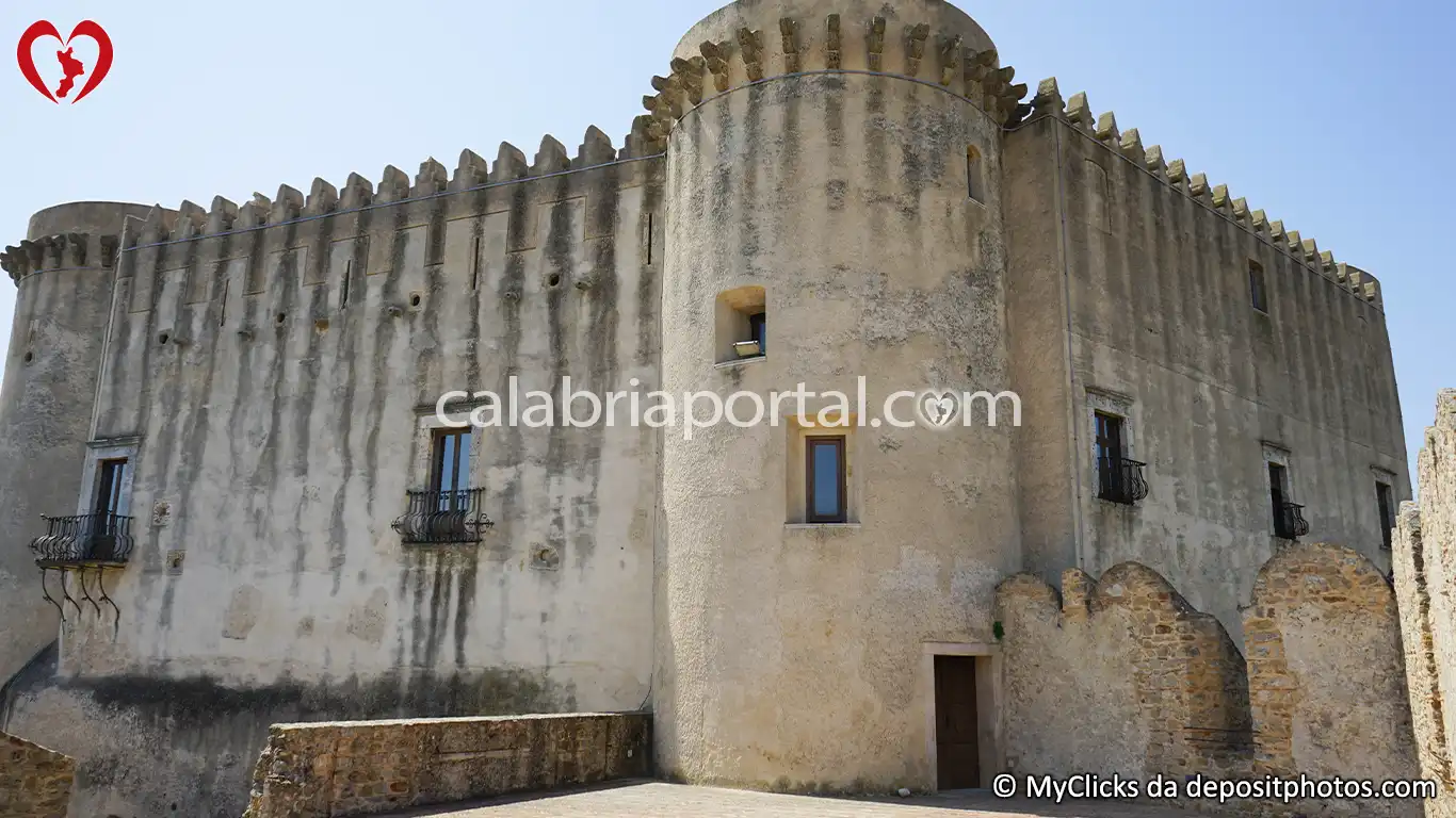 Castello Normanno a Santa Severina (KR) Castello Normanno a Santa Severina (KR)