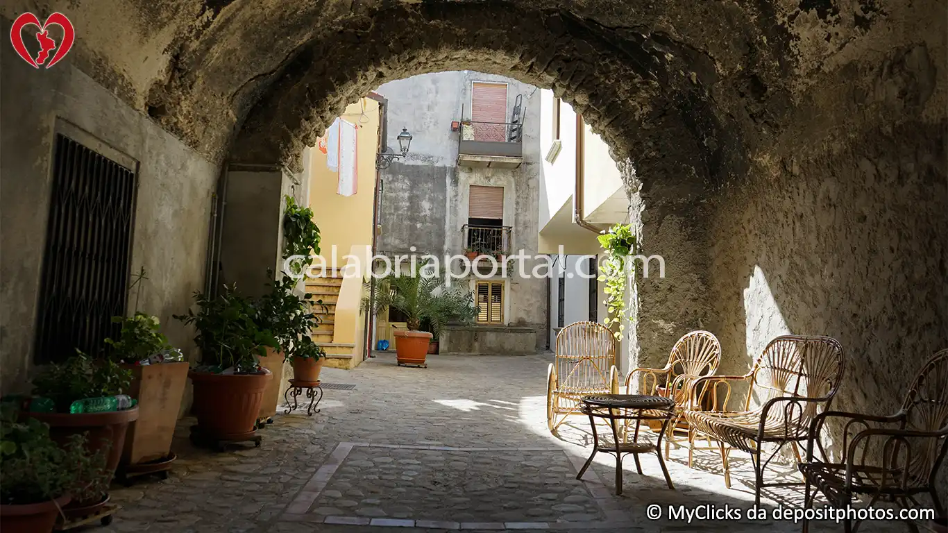 Scorcio del Borgo di Santa Severina (KR)