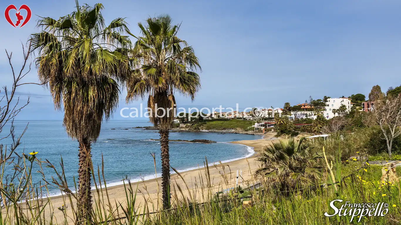 Scorcio della Spiaggia Sabbia d'Oro Scorcio della Spiaggia Sabbia d'Oro