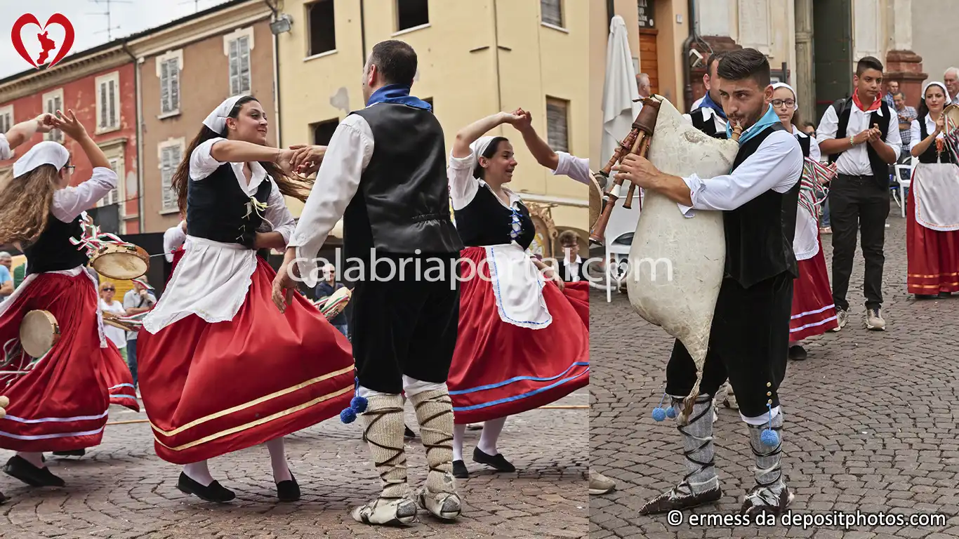 Costume Storico Femminile e Maschile di Bova Costume Storico Femminile e Maschile di Bova