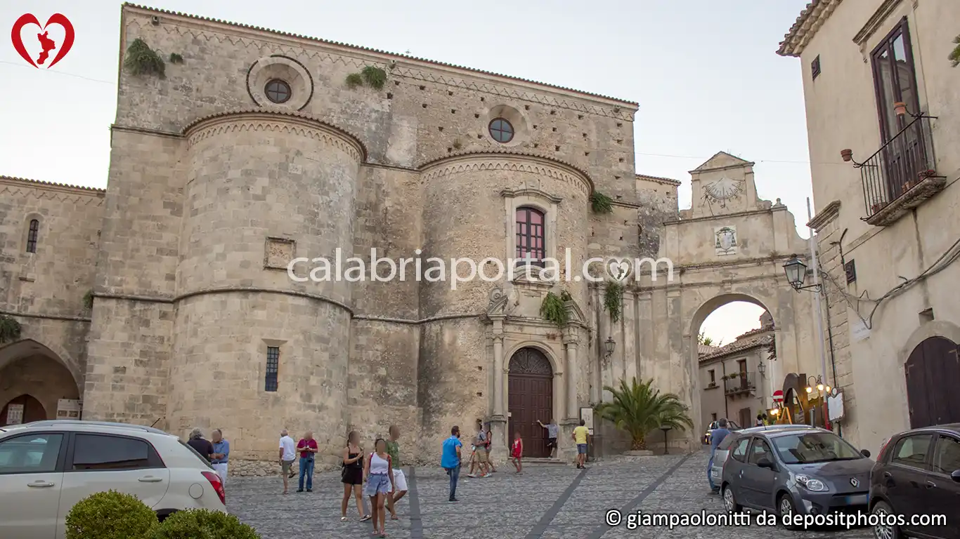 Gli Absidi della Cattedrale di Gerace Gli Absidi della Cattedrale di Gerace