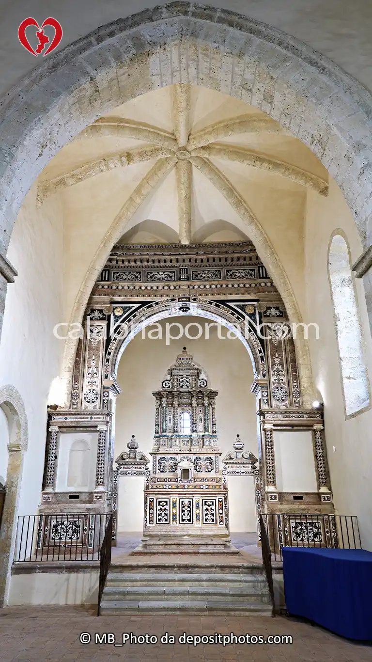 Arco Trionfale e Altare Maggiore della Chiesa di San Francesco d'Assisi a Gerace