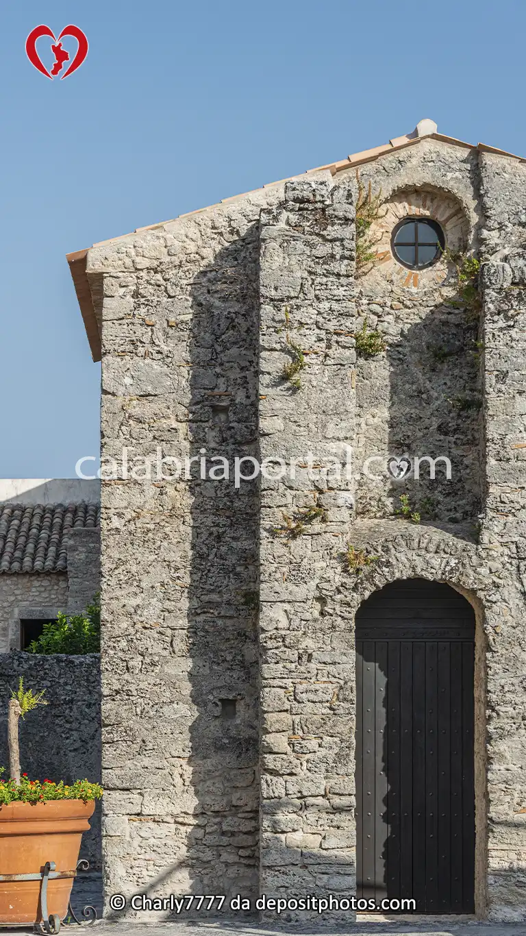 Facciata della Chiesa di San Giovanni Crisostomo a Gerace Facciata della Chiesa di San Giovanni Crisostomo a Gerace