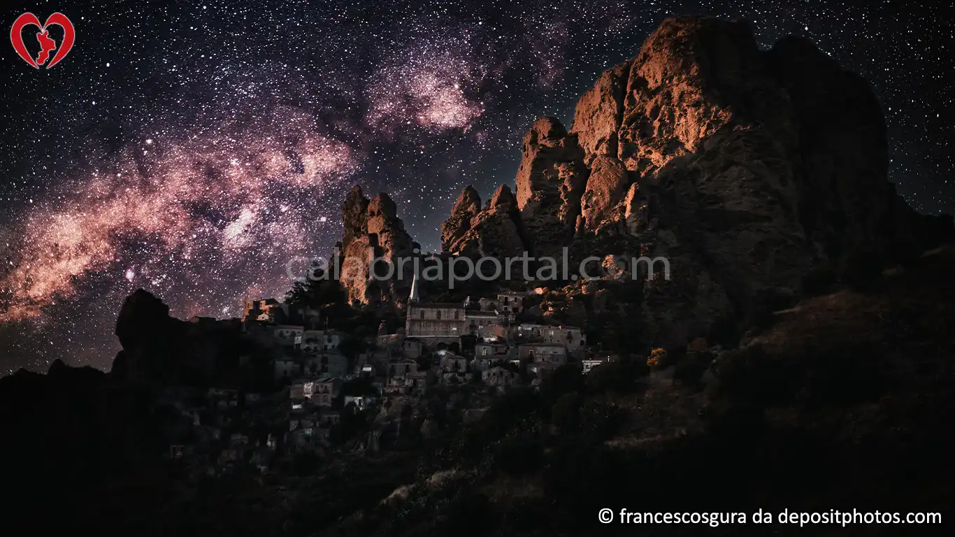 Paesaggio Notturno di Pentidattilo Paesaggio Notturno di Pentidattilo