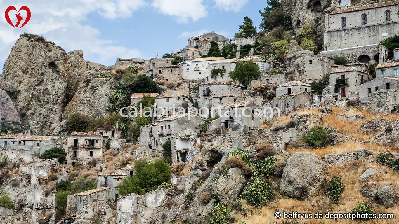 Scorcio del Borgo di Pentidattilo Scorcio del Borgo di Pentidattilo