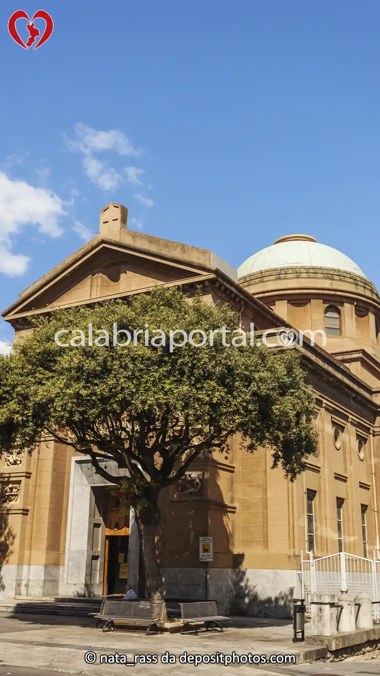 Facciata della Chiesa di San Giorgio al Corso a Reggio Calabria